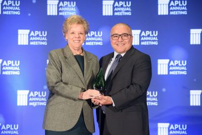 2023 International Impact Award Winner for Global Teaching and Learning, University of South Florida